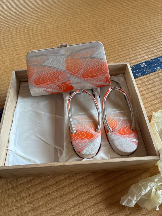 草履とバック（着物）の商品画像 - 査定依頼日：2026年4月15日 - 最高査定価格：2,000円