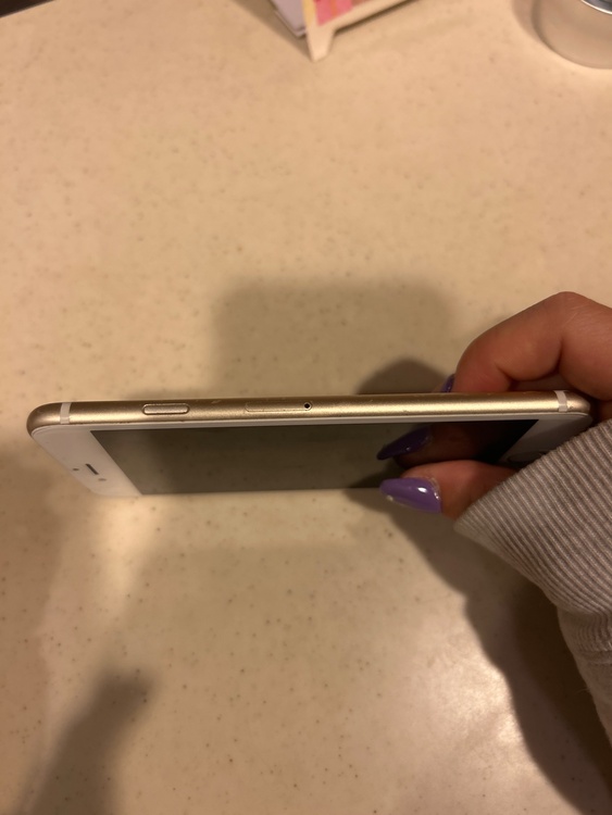 iPhone X S（スマホ）の商品画像 - 査定依頼日：2026年3月2日 - 最高査定価格：6,000円