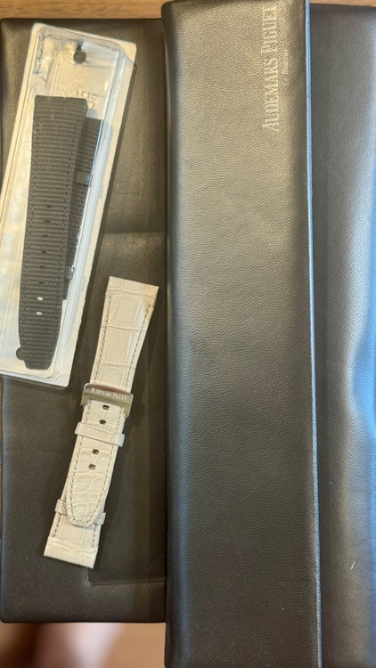 オーデマピゲ その他 CODE11.59 15210CR.OO.A009CR.01 WG （高級時計）の商品画像 - 査定依頼日：2025年8月24日 - 最高査定価格：2,150,000円