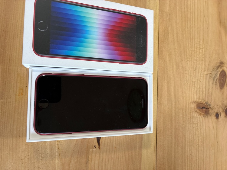 iPhone iPhone SE (第 3 世代) 64GB SIMフリー（スマホ）の商品画像 - 査定依頼日：2026年6月17日 - 最高査定価格：40,000円