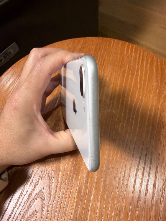 iPhone8 Plus 256GB au（スマホ）の商品画像 - 査定依頼日：2026年2月8日 - 最高査定価格：8,000円