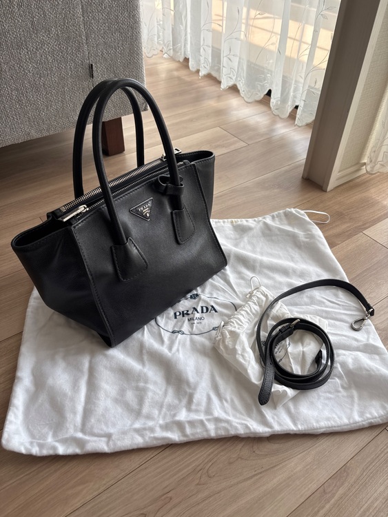 プラダ  （ブランドバッグ）の商品画像 - 査定依頼日：2025年9月11日 - 最高査定価格：60,000円