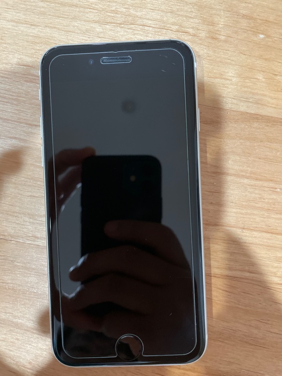 iPhone SE (第 2 世代) 64GB SIMフリー（スマホ）の商品画像 - 査定依頼日：2025年8月14日 - 最高査定価格：10,000円