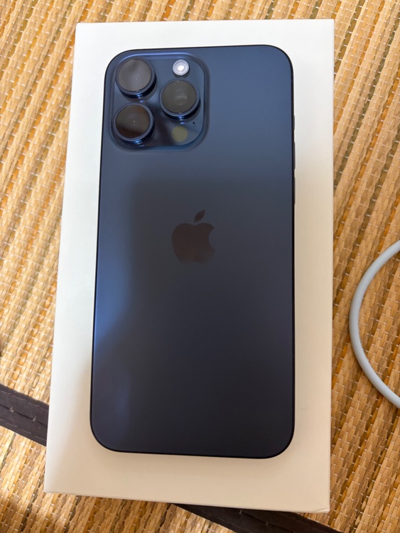 iPhone15Pro Max２５６GB（スマホ）の商品画像 - 査定依頼日：2026年9月28日 - 最高査定価格：95,000円