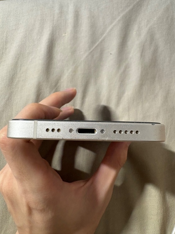 iPhone iPhone 13 128GB SIMフリー（スマホ）の商品画像 - 査定依頼日：2026年8月6日 - 最高査定価格：29,000円