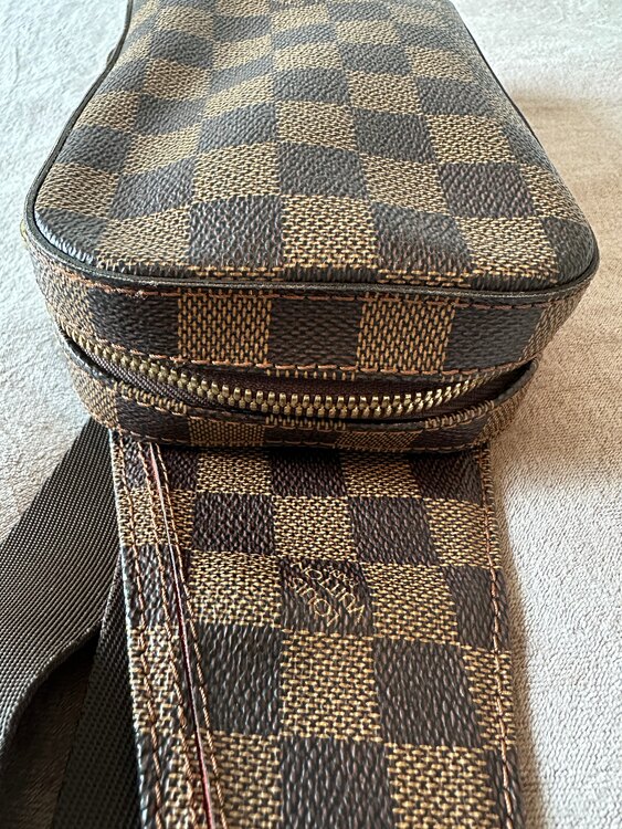 ルイ ヴィトン ジェロニモス ダミエ エベヌ N51994 ボディバッグ（ブランドバッグ）の商品画像 - 査定依頼日：2025年5月2日 - 最高査定価格：60,000円