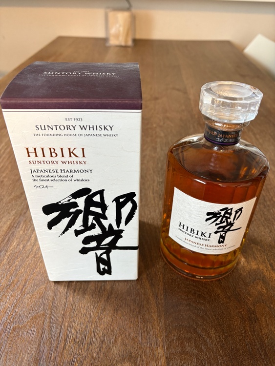 ウイスキー サントリー響 （お酒）の商品画像 - 査定依頼日：2026年2月7日 - 最高査定価格：39,000円