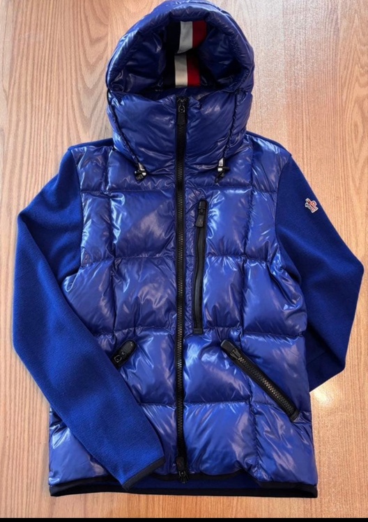 モンクレール（古着・ファッション）の商品画像 - 査定依頼日：2025年12月27日 - 最高査定価格：40,000円