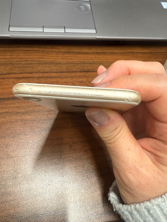 iPhone7（スマホ）の商品画像 - 査定依頼日：2026年2月25日 - 最高査定価格：2,500円