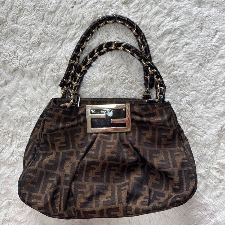 フェンディ  （ブランドバッグ）の商品画像 - 査定依頼日：2025年6月26日 - 最高査定価格：60,000円