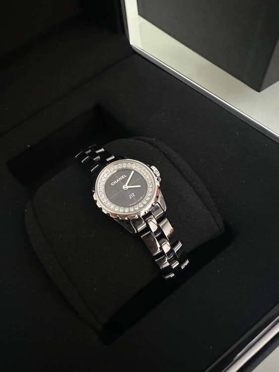 J12（高級時計）の商品画像 - 査定依頼日：2025年6月22日 - 最高査定価格：680,000円