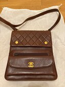 シャネル その他 かなり昔の個性的なバックで（高級時計）の商品画像 - 査定依頼日：2024年3月6日 - 最高査定価格：100,000円