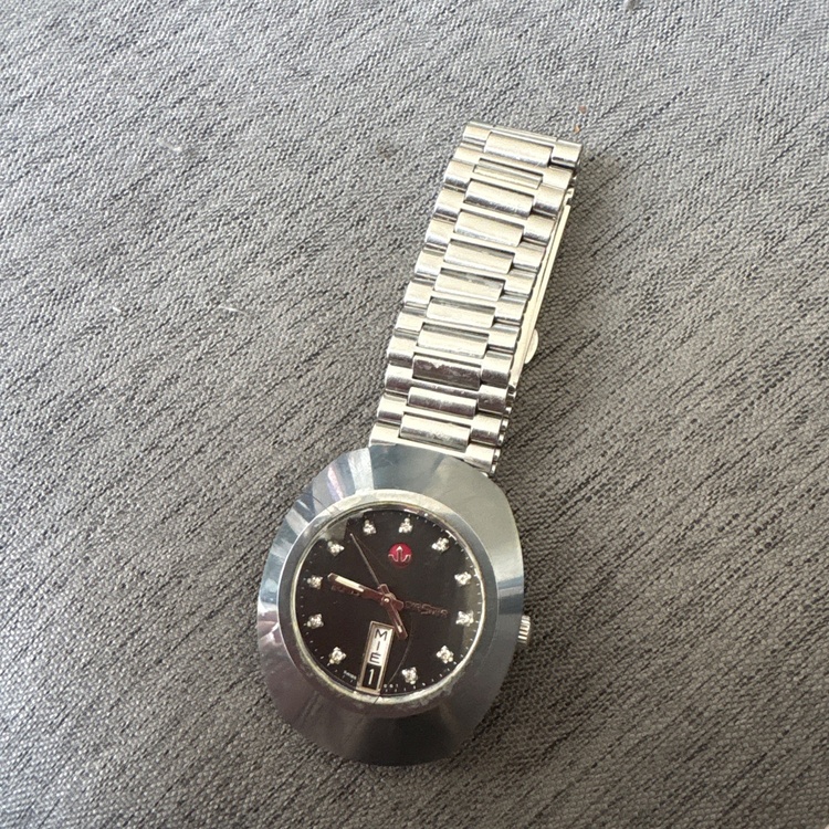 【RADO ラドー メンズ腕時計 シルバー メタルベルト】（高級時計）の商品画像 - 査定依頼日：2026年10月22日 - 最高査定価格：40,000円
