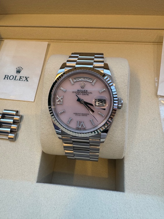 デイデイト36  128239 ピンクオパール（高級時計）の商品画像 - 査定依頼日：2025年8月2日 - 最高査定価格：7,100,000円