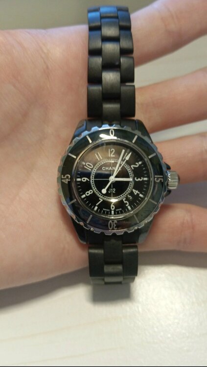 CHANEL H0681 J12 黒セラミック（高級時計）の商品画像 - 査定依頼日：2026年4月22日 - 最高査定価格：180,000円