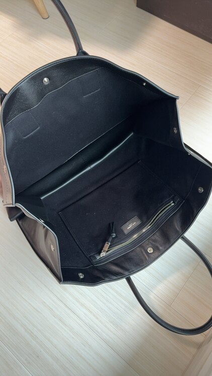 イブサンローラン  （ブランドバッグ）の商品画像 - 査定依頼日：2025年4月30日 - 最高査定価格：110,000円