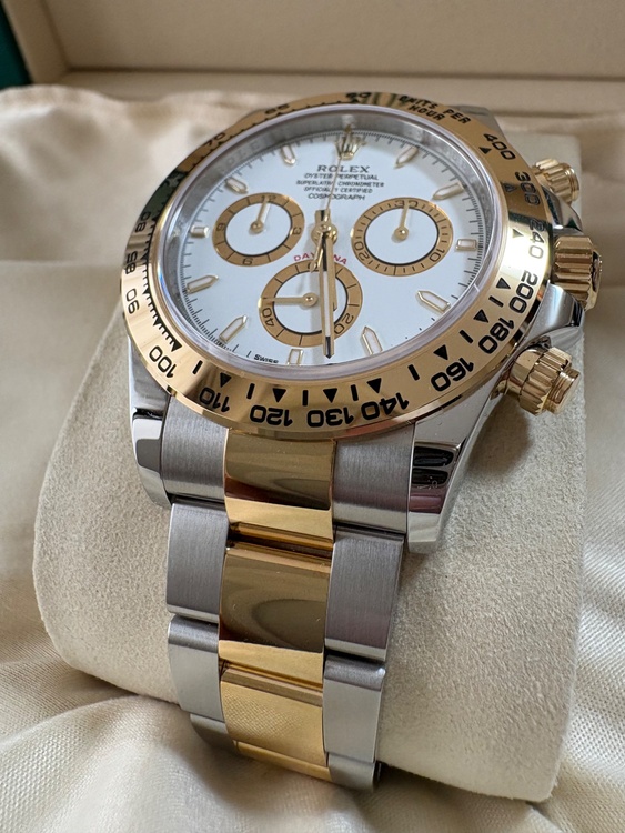 ロレゾール ホワイト文字盤（高級時計）の商品画像 - 査定依頼日：2026年3月30日 - 最高査定価格：4,200,000円