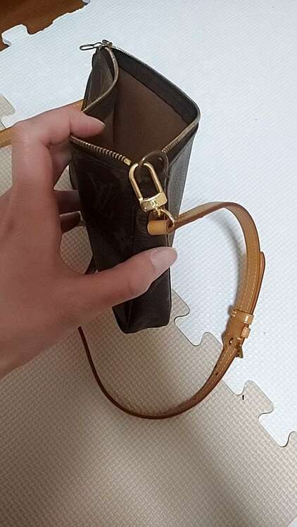 アクセサリーポーチ（ブランド財布・小物）の商品画像 - 査定依頼日：2025年4月5日 - 最高査定価格：50,000円