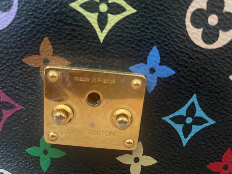 ルイヴィトンモノグラムマルチカラーソローニュ（ブランドバッグ）の商品画像 - 査定依頼日：2025年8月10日 - 最高査定価格：130,000円