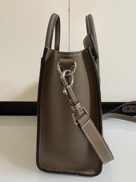 セリーヌ  （ブランドバッグ）の商品画像 - 査定依頼日：2026年4月22日 - 最高査定価格：200,000円