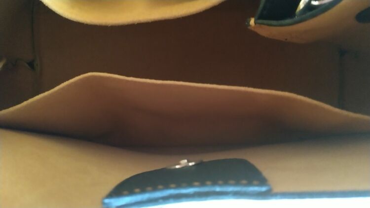 ショルダーバッグ（ブランドバッグ）の商品画像 - 査定依頼日：2025年9月25日 - 最高査定価格：10,000円