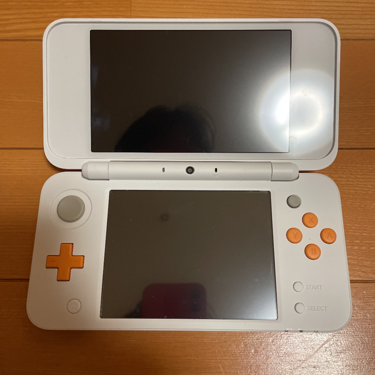 ニンテンドー2DS （ゲーム機本体・ゲームソフト）の商品画像 - 査定依頼日：2022年9月22日 - 最高査定価格：10,000円