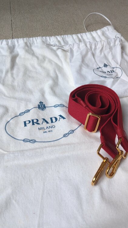 プラダ  （ブランドバッグ）の商品画像 - 査定依頼日：2026年3月6日 - 最高査定価格：70,000円