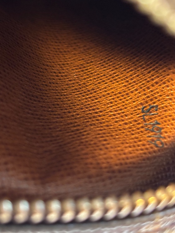 ダヌーブ（ブランドバッグ）の商品画像 - 査定依頼日：2025年11月28日 - 最高査定価格：70,000円