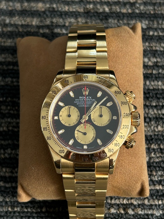コスモグラフデイトナ（高級時計）の商品画像 - 査定依頼日：2025年6月30日 - 最高査定価格：5,300,000円