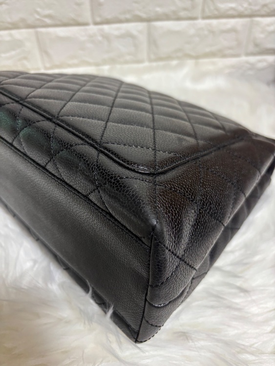 シャネル マトラッセ トップハンドル ハンドバッグ ターンロック ブラック キャ（ブランドバッグ）の商品画像 - 査定依頼日：2025年8月20日 - 最高査定価格：220,000円