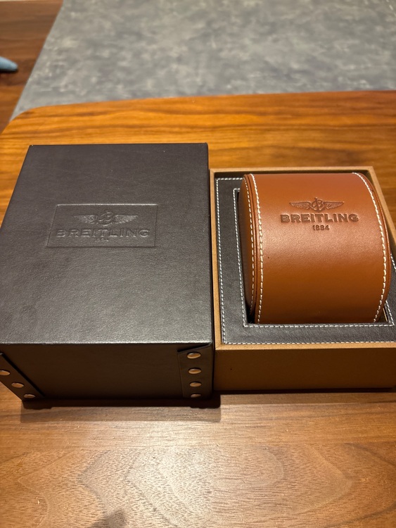 ナビタイマー 1461（高級時計）の商品画像 - 査定依頼日：2025年8月10日 - 最高査定価格：700,000円