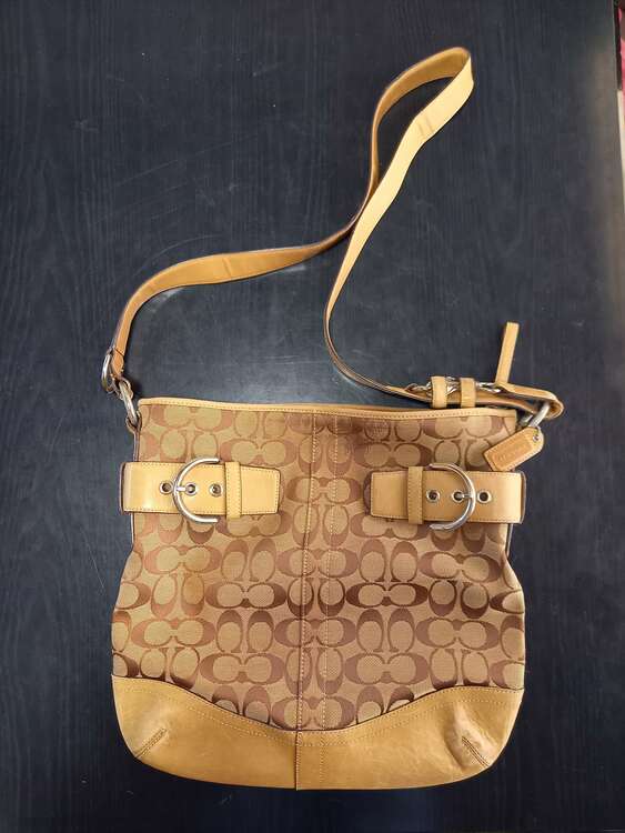 その他 コーチ （ブランドバッグ）の商品画像 - 査定依頼日：2025年4月26日 - 最高査定価格：2,000円