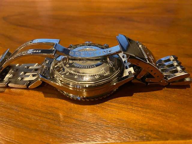 ブライトリング ナビタイマー A23322（高級時計）の商品画像 - 査定依頼日：2025年4月6日 - 最高査定価格：460,000円