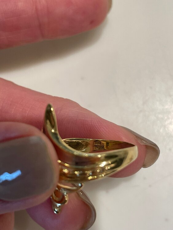 石付きリング（金・貴金属）の商品画像 - 査定依頼日：2025年4月28日 - 最高査定価格：250,000円