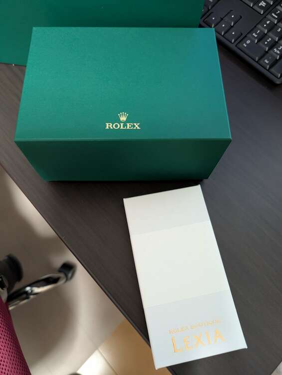 ロレックス シードゥエラー 136660-98220A（高級時計）の商品画像 - 査定依頼日：2025年4月22日 - 最高査定価格：2,200,000円