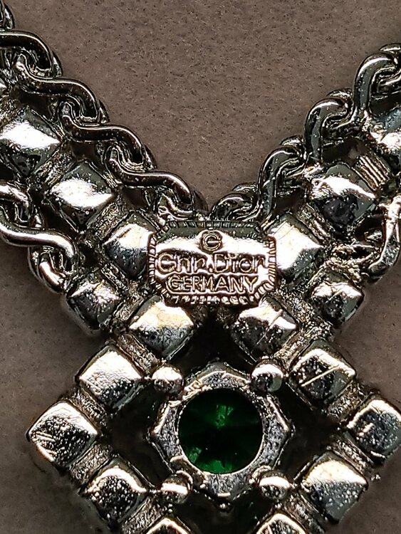 Christian Diorコスチュームジュエリー（金・貴金属）の商品画像 - 査定依頼日：2026年3月24日 - 最高査定価格：100,000円