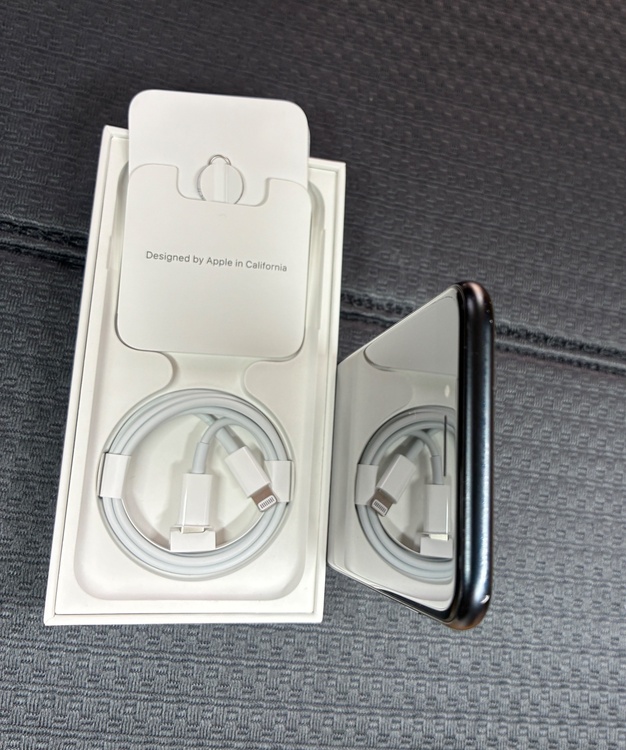 iPhone SE (第 3 世代) 64GB docomo（スマホ）の商品画像 - 査定依頼日：2026年4月17日 - 最高査定価格：20,000円