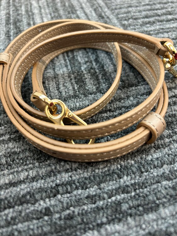 ロエベ puzzle ミニ（ブランドバッグ）の商品画像 - 査定依頼日：2025年4月29日 - 最高査定価格：230,000円