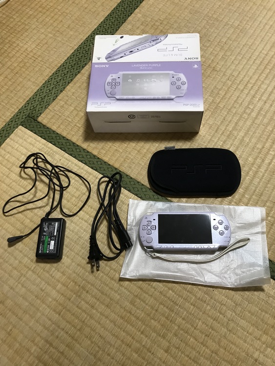 NINTENDO DS lite（ゲーム機本体・ゲームソフト）の商品画像 - 査定依頼日：2022年6月23日 - 最高査定価格：500円