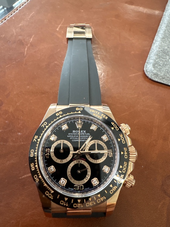 ロレックス デイトナ 116515LN（高級時計）の商品画像 - 査定依頼日：2025年12月26日 - 最高査定価格：6,800,000円