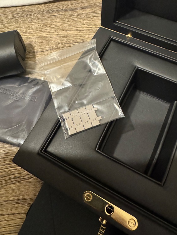 オーデマピゲ ロイヤルオーク （高級時計）の商品画像 - 査定依頼日：2025年7月9日 - 最高査定価格：12,000,000円