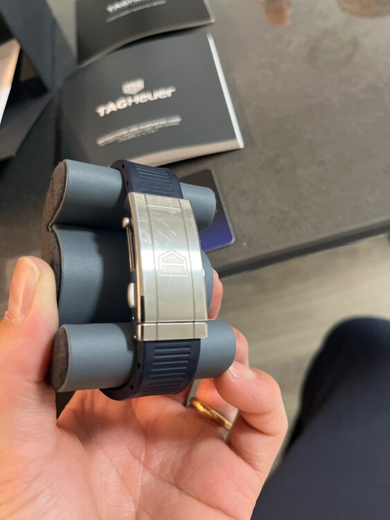 タグホイヤー アクアレーサー WPB201B.bra567（高級時計）の商品画像 - 査定依頼日：2025年2月7日 - 最高査定価格：210,000円
