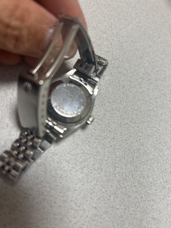 オイスター パーペチュアル デイト （高級時計）の商品画像 - 査定依頼日：2025年12月23日 - 最高査定価格：720,000円