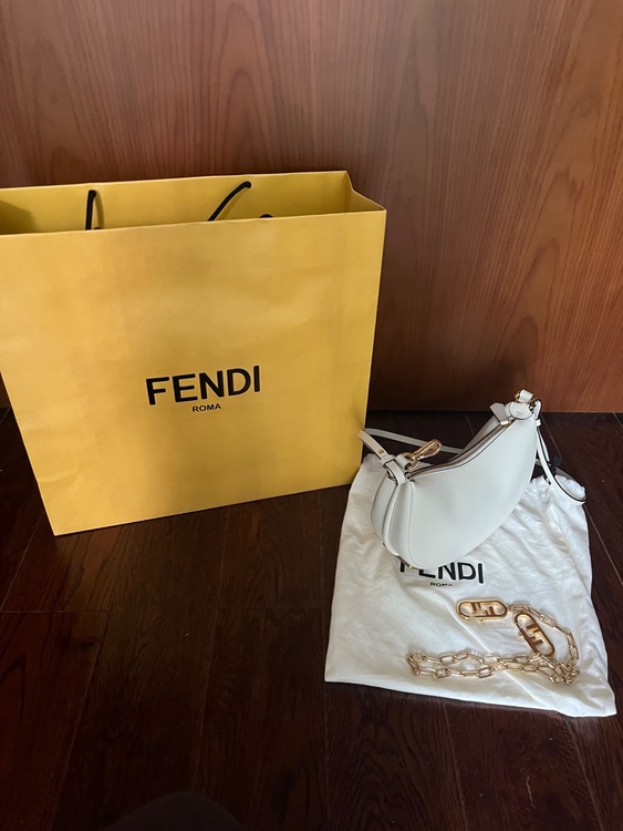 フェンディ  （ブランドバッグ）の商品画像 - 査定依頼日：2026年3月5日 - 最高査定価格：150,000円