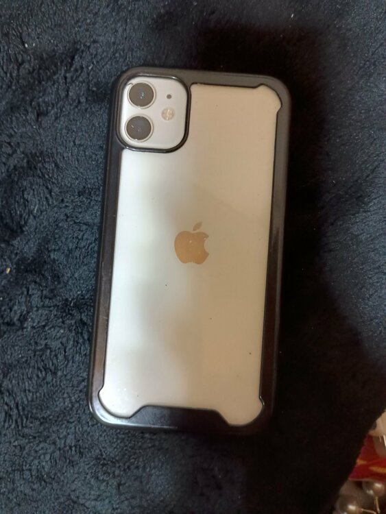 iPhone iPhone11 64GB au（スマホ）の商品画像 - 査定依頼日：2026年9月8日 - 最高査定価格：17,000円