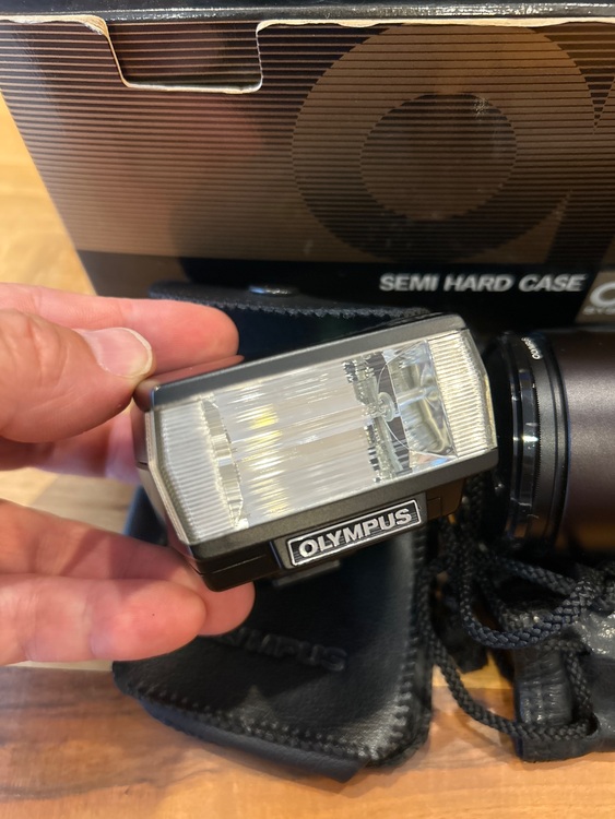 OM-1 （カメラ）の商品画像 - 査定依頼日：2025年10月1日 - 最高査定価格：8,000円