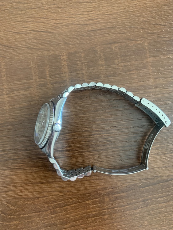 ロレックス デイトジャスト 16234G（高級時計）の商品画像 - 査定依頼日：2026年4月14日 - 最高査定価格：1,180,000円