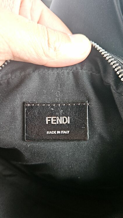 フェンディ  （ブランドバッグ）の商品画像 - 査定依頼日：2025年7月17日 - 最高査定価格：100,000円