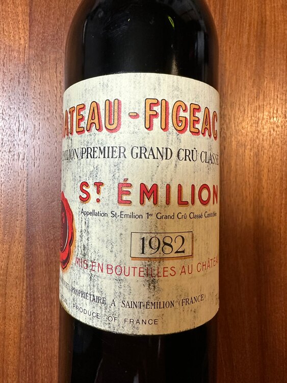 シャトー・フィジャック 1982（お酒）の商品画像 - 査定依頼日：2025年3月26日 - 最高査定価格：22,000円