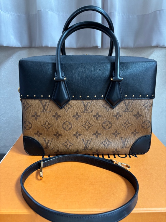 モノグラム　リバース　シティマル（ブランドバッグ）の商品画像 - 査定依頼日：2026年4月28日 - 最高査定価格：800,000円